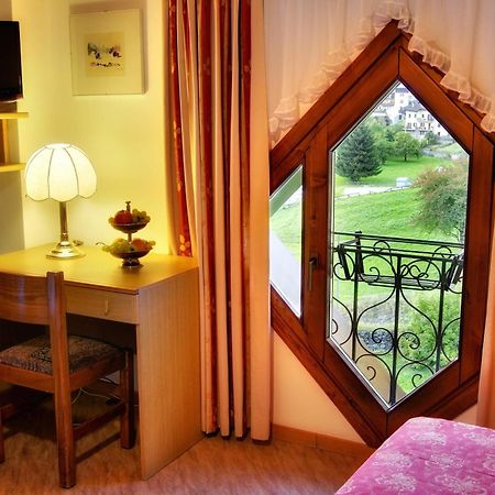 Albergo Miramonti Rabbi Esterno foto