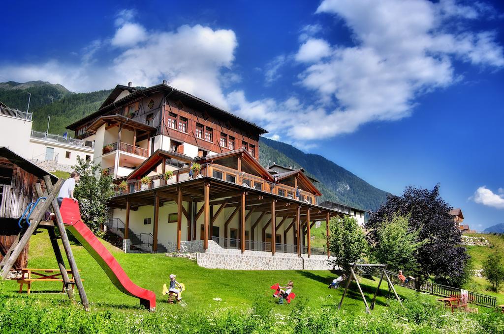Albergo Miramonti Rabbi Esterno foto
