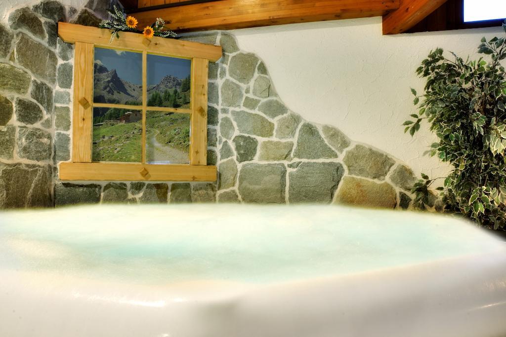 Albergo Miramonti Rabbi Esterno foto