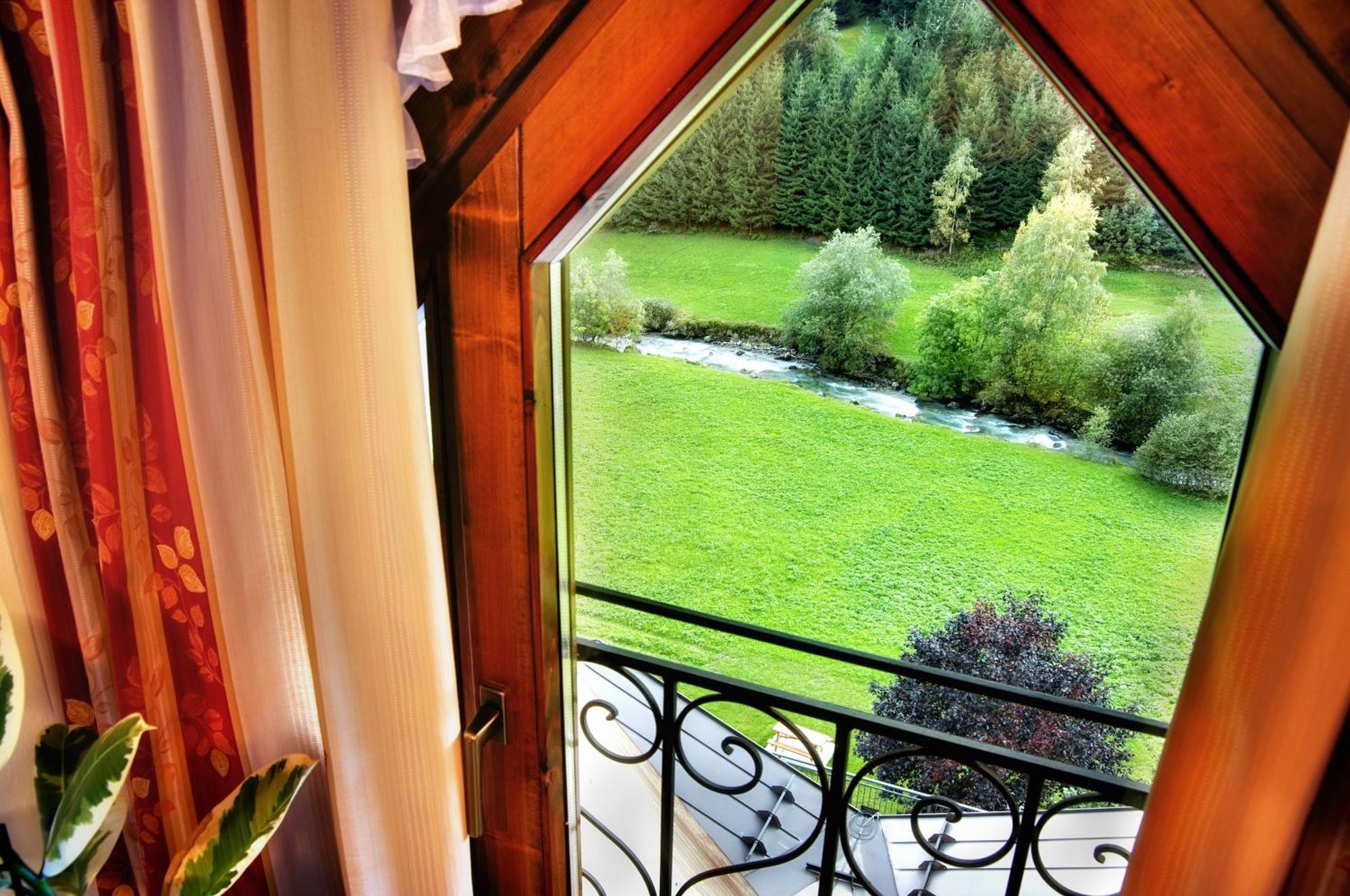 Albergo Miramonti Rabbi Esterno foto