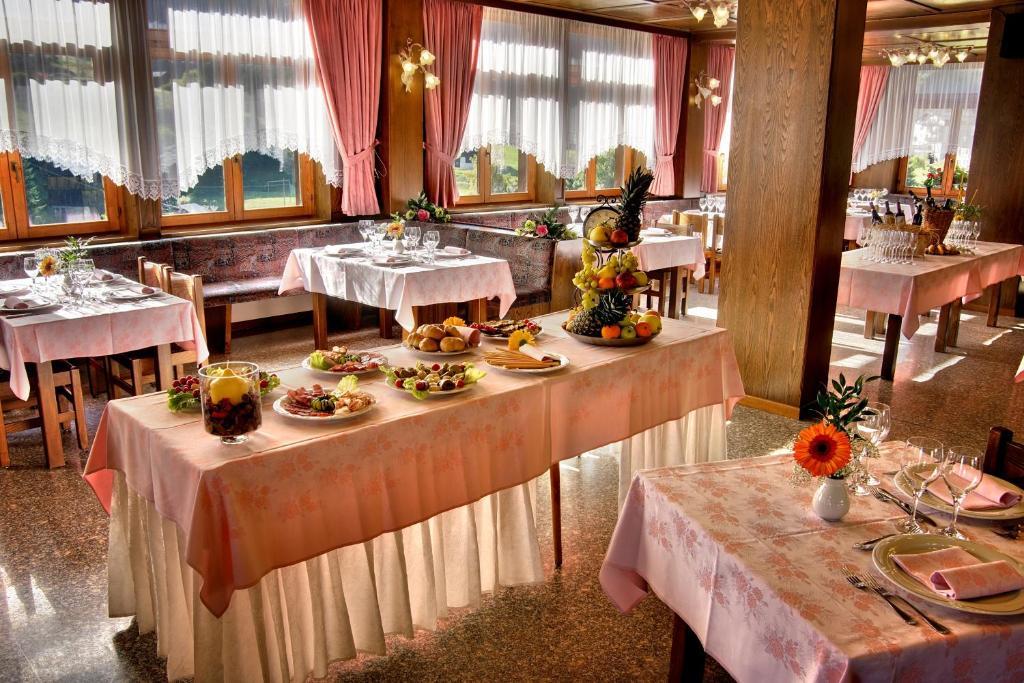 Albergo Miramonti Rabbi Esterno foto