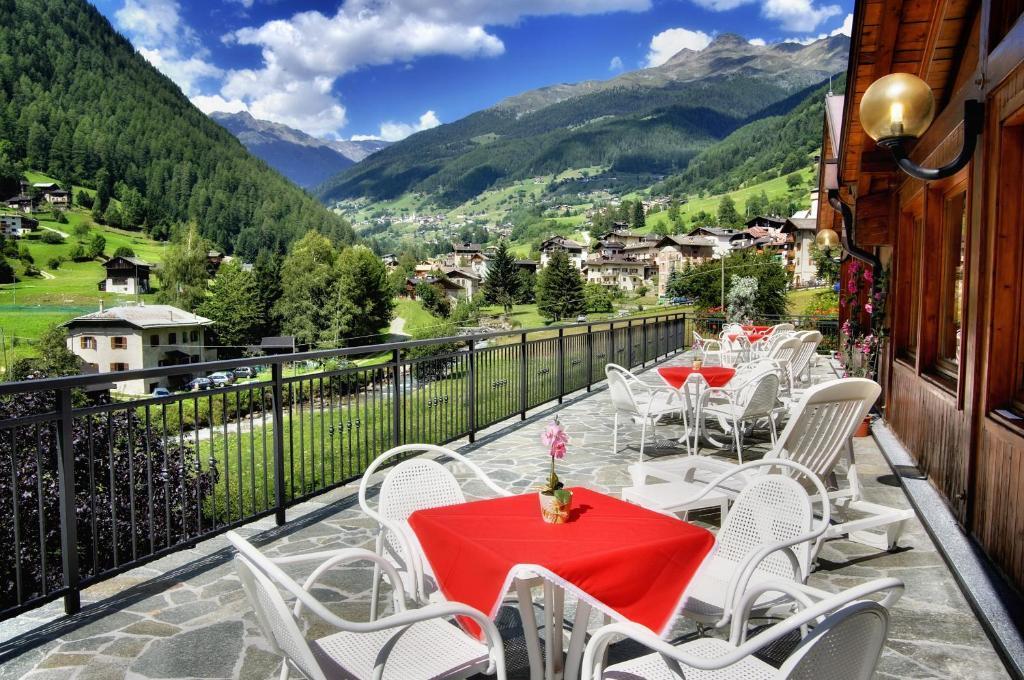 Albergo Miramonti Rabbi Esterno foto
